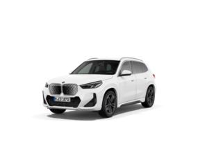 Fotos de BMW iX1 eDrive20 color Blanco. Año 2025. 150KW(204CV). Eléctrico. En concesionario Oliva Motor Girona de Girona