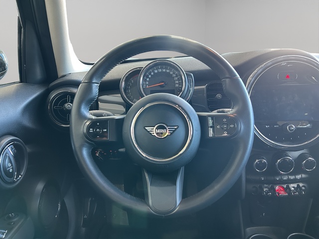 fotoG 14 del MINI MINI 5 Puertas Cooper 100 kW (136 CV) 136cv Gasolina del 2022 en Alicante