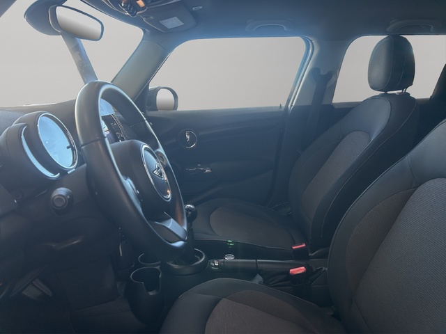 fotoG 16 del MINI MINI 5 Puertas Cooper 100 kW (136 CV) 136cv Gasolina del 2022 en Alicante