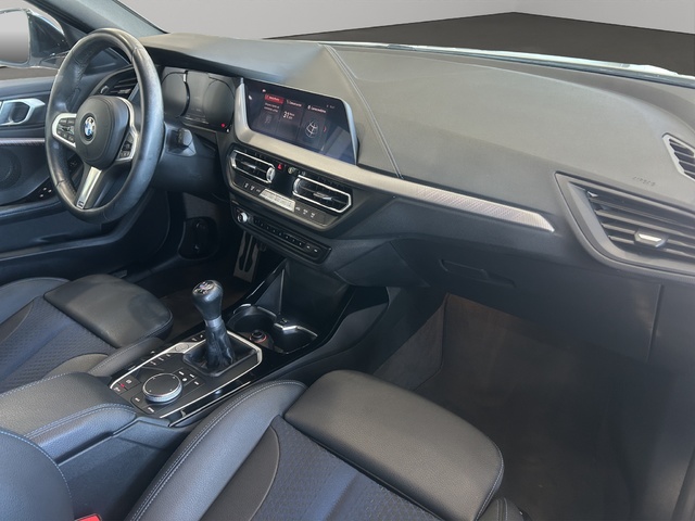 BMW Serie 1 116d color Blanco. Año 2021. 85KW(116CV). Diésel. En concesionario ALZIRA Automoviles Fersan, S.A. de Valencia