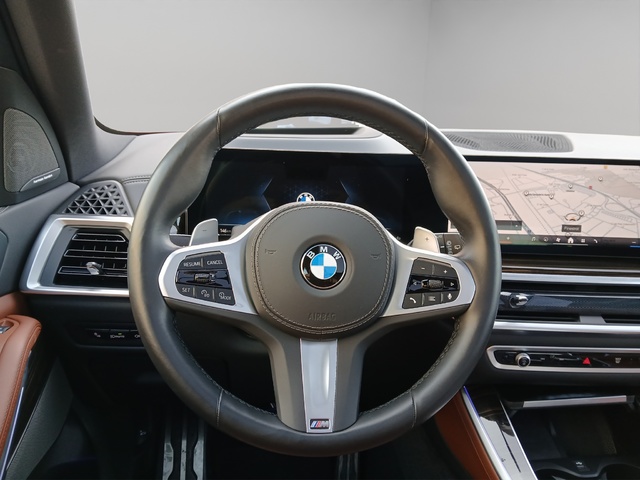 BMW X5 xDrive30d color Negro. Año 2024. 219KW(298CV). Diésel. En concesionario GANDIA Automoviles Fersan, S.A. de Valencia