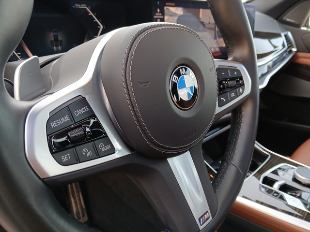 BMW X5 xDrive30d color Negro. Año 2024. 219KW(298CV). Diésel. En concesionario GANDIA Automoviles Fersan, S.A. de Valencia