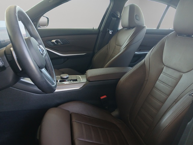 BMW Serie 3 320d color Azul. Año 2024. 140KW(190CV). Diésel. En concesionario GANDIA Automoviles Fersan, S.A. de Valencia