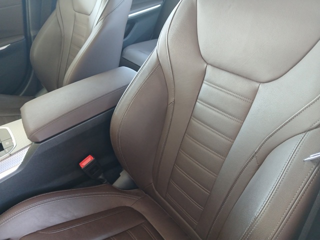 BMW Serie 3 320d color Azul. Año 2024. 140KW(190CV). Diésel. En concesionario GANDIA Automoviles Fersan, S.A. de Valencia