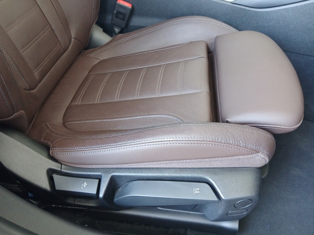 BMW Serie 3 320d color Azul. Año 2024. 140KW(190CV). Diésel. En concesionario GANDIA Automoviles Fersan, S.A. de Valencia