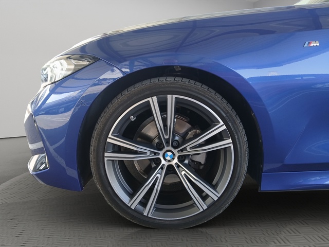 BMW Serie 3 320d color Azul. Año 2024. 140KW(190CV). Diésel. En concesionario GANDIA Automoviles Fersan, S.A. de Valencia