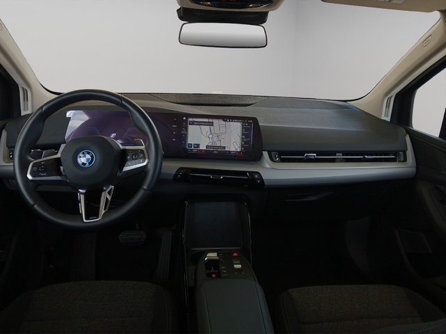 BMW Serie 2 225e Active Tourer color Blanco. Año 2023. 180KW(245CV). Híbrido Electro/Gasolina. En concesionario ALZIRA Automoviles Fersan, S.A. de Valencia