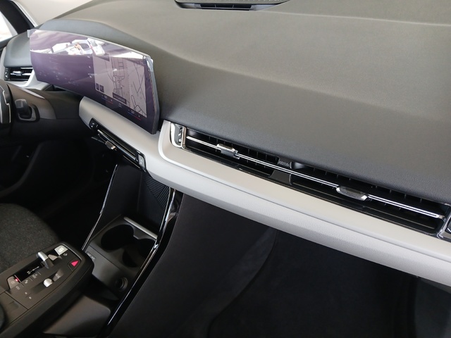 BMW Serie 2 225e Active Tourer color Blanco. Año 2023. 180KW(245CV). Híbrido Electro/Gasolina. En concesionario ALZIRA Automoviles Fersan, S.A. de Valencia