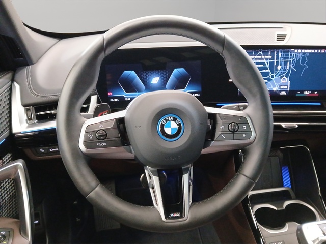 BMW iX1 xDrive30 color Blanco. Año 2023. 230KW(313CV). Eléctrico. En concesionario ALZIRA Automoviles Fersan, S.A. de Valencia