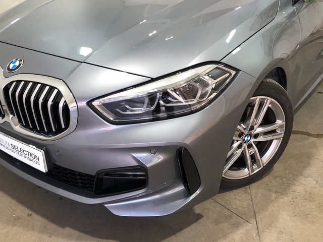BMW Serie 1 118d color Gris. Año 2024. 110KW(150CV). Diésel. En concesionario Movilnorte El Carralero de Madrid