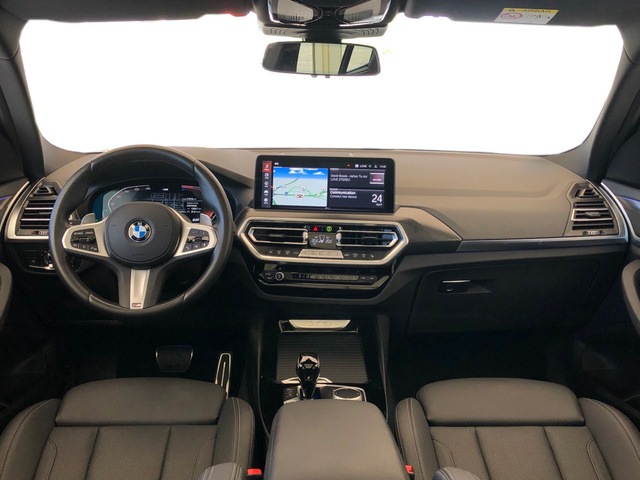 BMW X3 xDrive20d color Azul. Año 2024. 140KW(190CV). Diésel. En concesionario Vehinter Getafe de Madrid