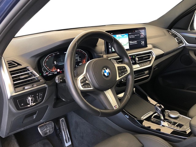 BMW X3 xDrive20d color Azul. Año 2024. 140KW(190CV). Diésel. En concesionario Vehinter Getafe de Madrid