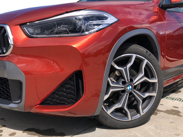 BMW X2 sDrive18d color Naranja. Año 2021. 110KW(150CV). Diésel. En concesionario Vehinter Alcorcón de Madrid