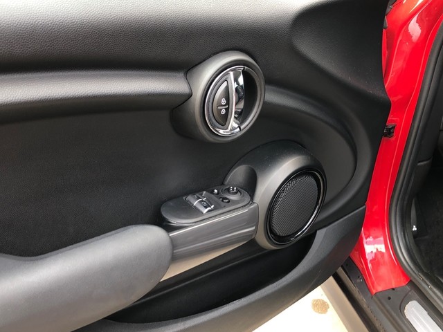 fotoG 10 del MINI MINI 3 Puertas Cooper 100 kW (136 CV) 136cv Gasolina del 2021 en Madrid