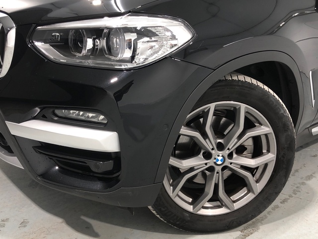 BMW X3 xDrive20d color Negro. Año 2021. 140KW(190CV). Diésel. En concesionario Auto Premier, S.A. - MADRID de Madrid
