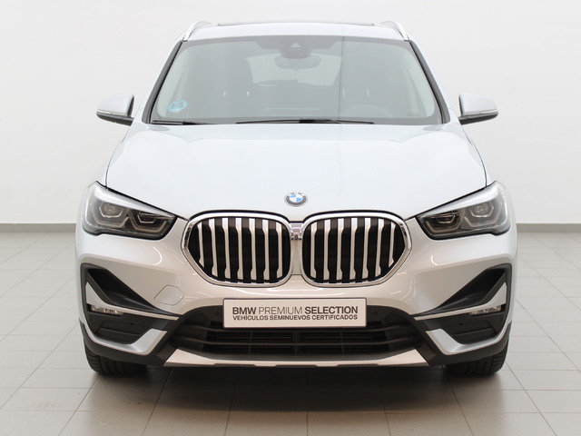 BMW X1 sDrive18d color Gris Plata. Año 2021. 110KW(150CV). Diésel. En concesionario Augusta Aragon S.A. de Zaragoza