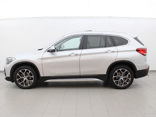 BMW X1 sDrive18d color Gris Plata. Año 2021. 110KW(150CV). Diésel. En concesionario Augusta Aragon S.A. de Zaragoza