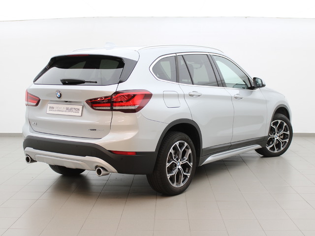BMW X1 sDrive18d color Gris Plata. Año 2021. 110KW(150CV). Diésel. En concesionario Augusta Aragon S.A. de Zaragoza