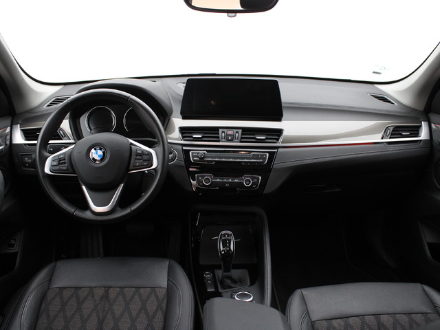 BMW X1 sDrive18d color Gris Plata. Año 2021. 110KW(150CV). Diésel. En concesionario Augusta Aragon S.A. de Zaragoza