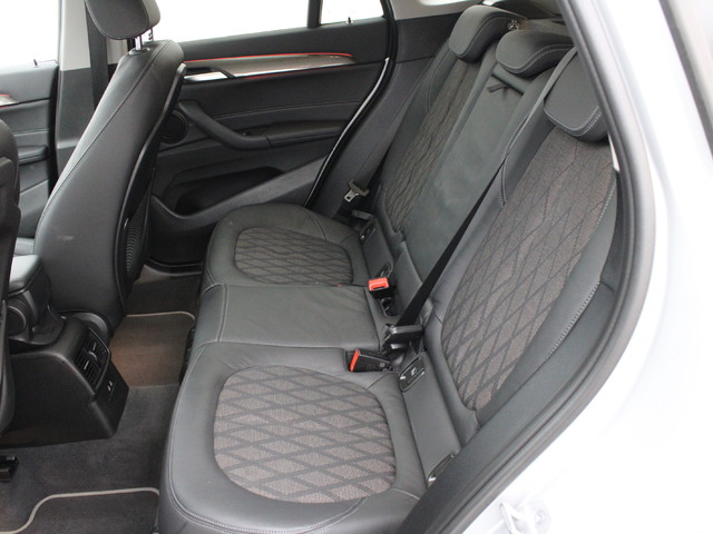BMW X1 sDrive18d color Gris Plata. Año 2021. 110KW(150CV). Diésel. En concesionario Augusta Aragon S.A. de Zaragoza