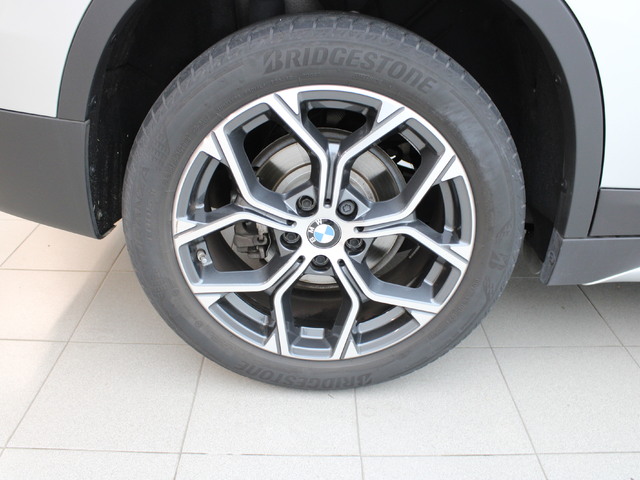 BMW X1 sDrive18d color Gris Plata. Año 2021. 110KW(150CV). Diésel. En concesionario Augusta Aragon S.A. de Zaragoza