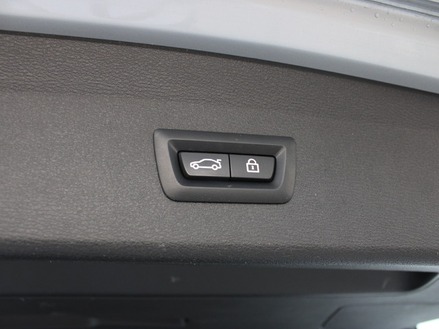 BMW X1 sDrive18d color Gris Plata. Año 2021. 110KW(150CV). Diésel. En concesionario Augusta Aragon S.A. de Zaragoza