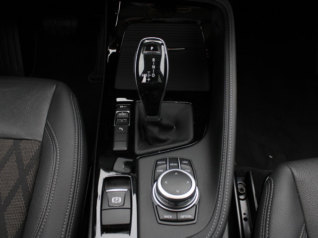 BMW X1 sDrive18d color Gris Plata. Año 2021. 110KW(150CV). Diésel. En concesionario Augusta Aragon S.A. de Zaragoza