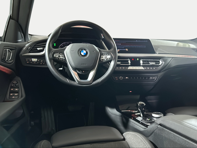 BMW Serie 2 218d Gran Coupe color Blanco. Año 2024. 110KW(150CV). Diésel. En concesionario San Pablo Motor | Su Eminencia de Sevilla