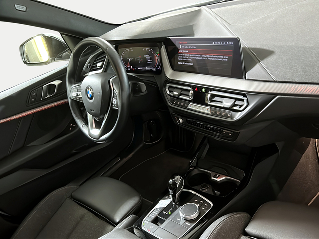 BMW Serie 2 218d Gran Coupe color Blanco. Año 2024. 110KW(150CV). Diésel. En concesionario San Pablo Motor | Su Eminencia de Sevilla