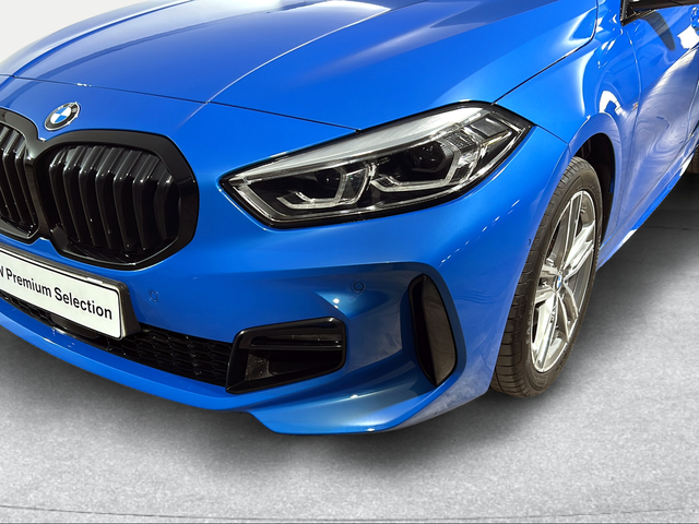 BMW Serie 1 118d color Azul. Año 2024. 110KW(150CV). Diésel. En concesionario San Pablo Motor | Su Eminencia de Sevilla