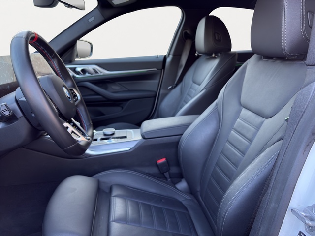 BMW i4 M50 color Blanco. Año 2025. 400KW(544CV). Eléctrico. En concesionario GANDIA Automoviles Fersan, S.A. de Valencia