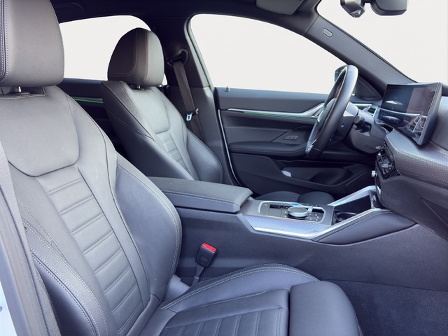 BMW i4 M50 color Blanco. Año 2025. 400KW(544CV). Eléctrico. En concesionario GANDIA Automoviles Fersan, S.A. de Valencia