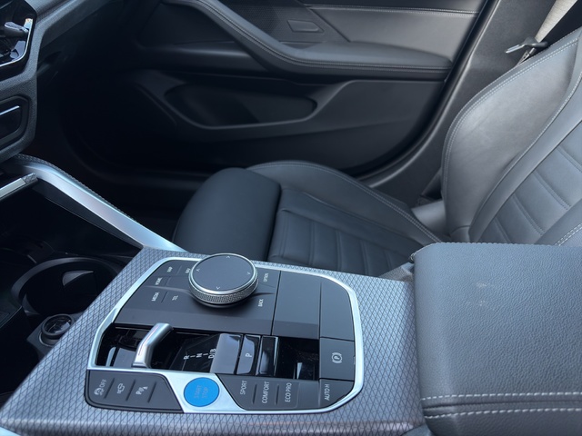 BMW i4 M50 color Blanco. Año 2025. 400KW(544CV). Eléctrico. En concesionario GANDIA Automoviles Fersan, S.A. de Valencia