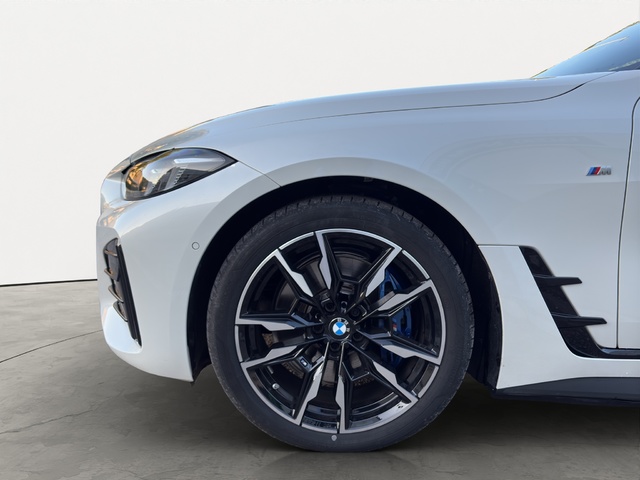 BMW i4 M50 color Blanco. Año 2025. 400KW(544CV). Eléctrico. En concesionario GANDIA Automoviles Fersan, S.A. de Valencia