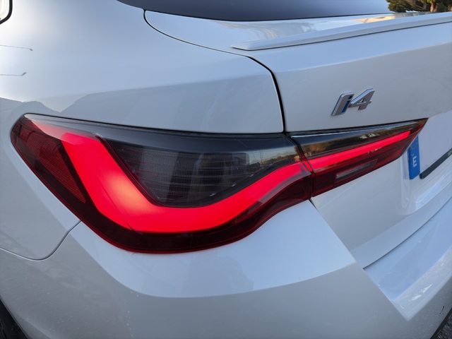 BMW i4 M50 color Blanco. Año 2025. 400KW(544CV). Eléctrico. En concesionario GANDIA Automoviles Fersan, S.A. de Valencia