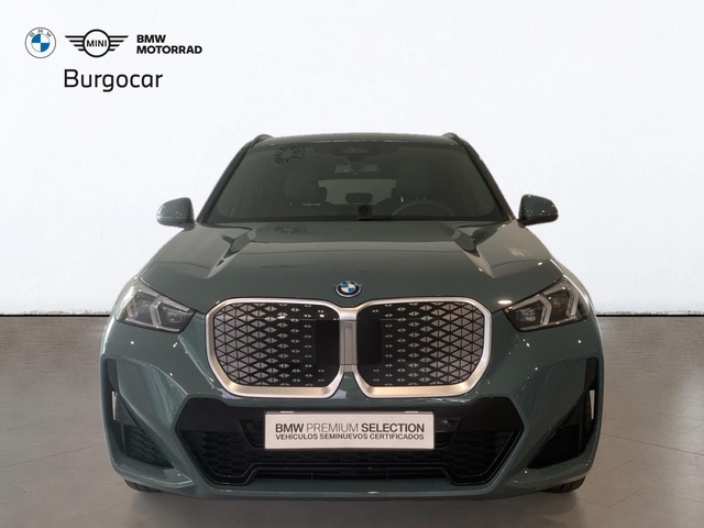 BMW iX1 eDrive20 color Verde. Año 2025. 150KW(204CV). Eléctrico. En concesionario Motor Gorbea de Álava