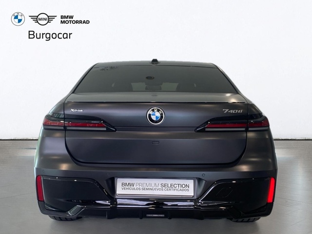 BMW Serie 7 740d color Gris. Año 2025. 220KW(299CV). Diésel. En concesionario Motor Gorbea de Álava
