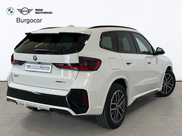 BMW iX1 eDrive20 color Blanco. Año 2025. 150KW(204CV). Eléctrico. En concesionario Burgocar (Bmw y Mini) de Burgos