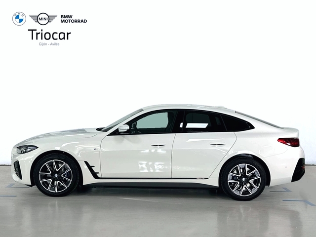 BMW i4 eDrive35 color Blanco. Año 2025. 210KW(286CV). Eléctrico. En concesionario Triocar Gijón (Bmw y Mini) de Asturias