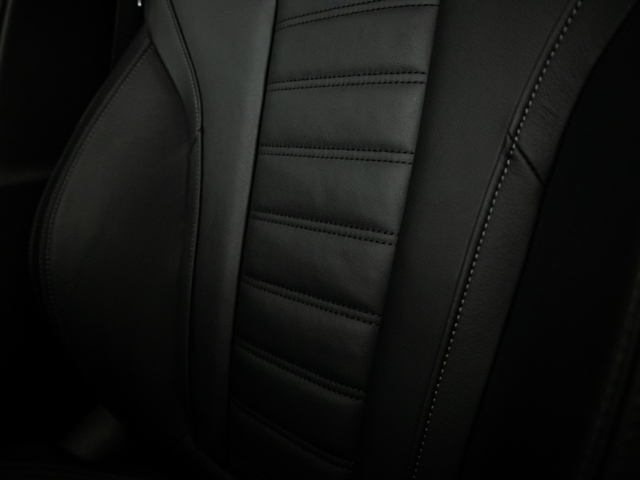 BMW Serie 3 318d Touring color Negro. Año 2024. 110KW(150CV). Diésel. En concesionario BMW Fuenteolid Valladolid de Valladolid