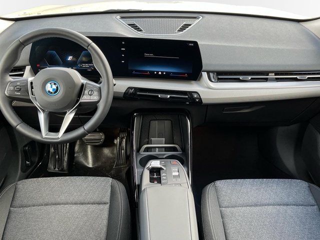 BMW iX2 xDrive30 color Blanco. Año 2025. 230KW(313CV). Eléctrico. En concesionario Murcia Premium S.L. AV DEL ROCIO de Murcia