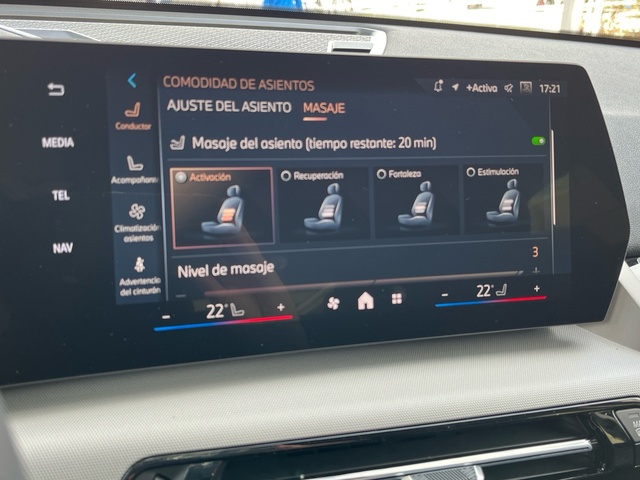 BMW iX2 xDrive30 color Blanco. Año 2025. 230KW(313CV). Eléctrico. En concesionario Murcia Premium S.L. AV DEL ROCIO de Murcia