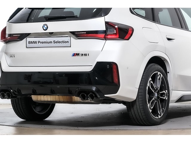 BMW X1 M35i color Blanco. Año 2025. 221KW(300CV). Gasolina. En concesionario Oliva Motor Tarragona de Tarragona