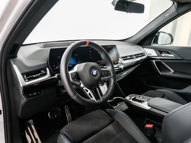 BMW X1 M35i color Blanco. Año 2025. 221KW(300CV). Gasolina. En concesionario Oliva Motor Tarragona de Tarragona