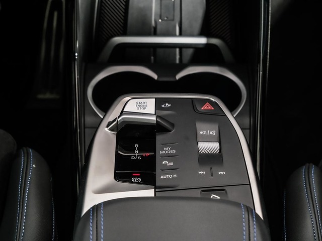 BMW X1 M35i color Blanco. Año 2025. 221KW(300CV). Gasolina. En concesionario Oliva Motor Tarragona de Tarragona