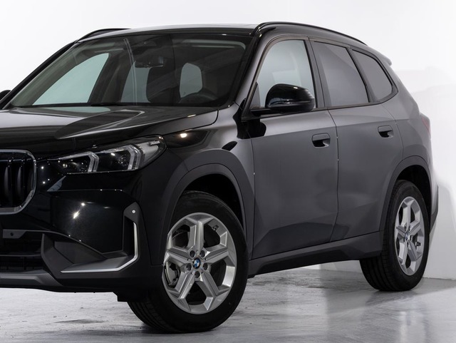 BMW X1 sDrive18i color Negro. Año 2024. 100KW(136CV). Gasolina. En concesionario Oliva Motor Girona de Girona