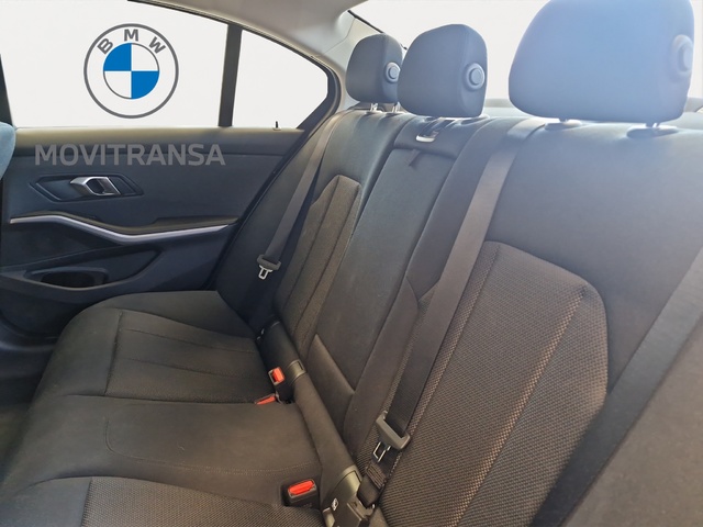 BMW Serie 3 320e color Negro. Año 2025. 150KW(204CV). Híbrido Electro/Gasolina. En concesionario Movitransa Cars Huelva de Huelva