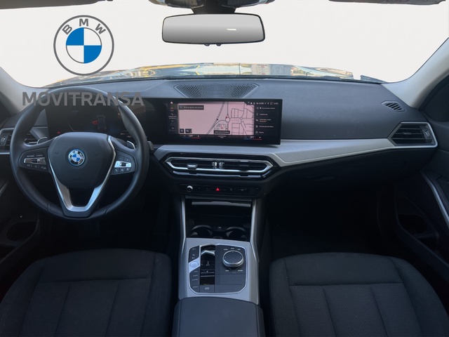 BMW Serie 3 320e color Gris. Año 2025. 150KW(204CV). Híbrido Electro/Gasolina. En concesionario Movitransa Cars Jerez de Cádiz