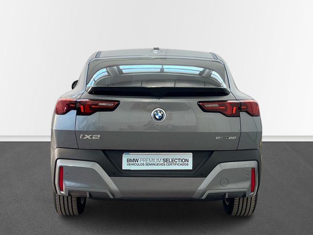 BMW iX2 eDrive20 color Gris. Año 2025. 150KW(204CV). Eléctrico. En concesionario Engasa S.A. de Valencia