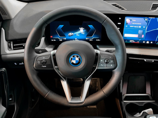 BMW iX2 eDrive20 color Gris. Año 2025. 150KW(204CV). Eléctrico. En concesionario Engasa S.A. de Valencia